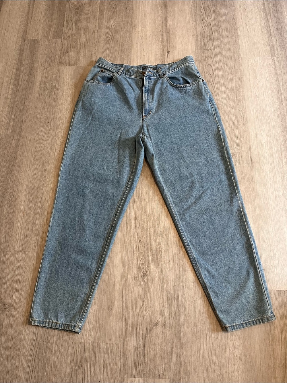Relaxed Fit Men's Light Blue Denim Jeans - Casual Comfort